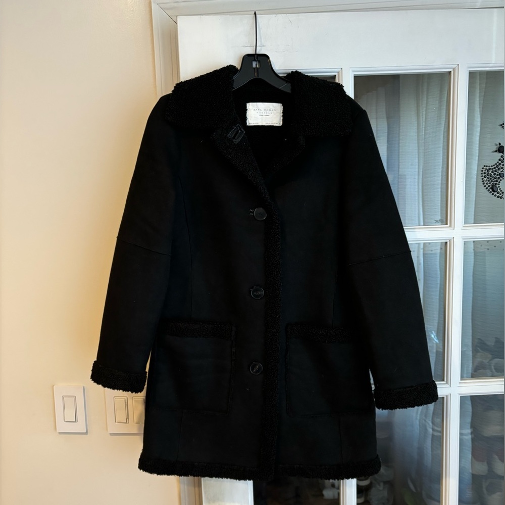 Zara women’s szXS black faux suede sherpa basic coat
